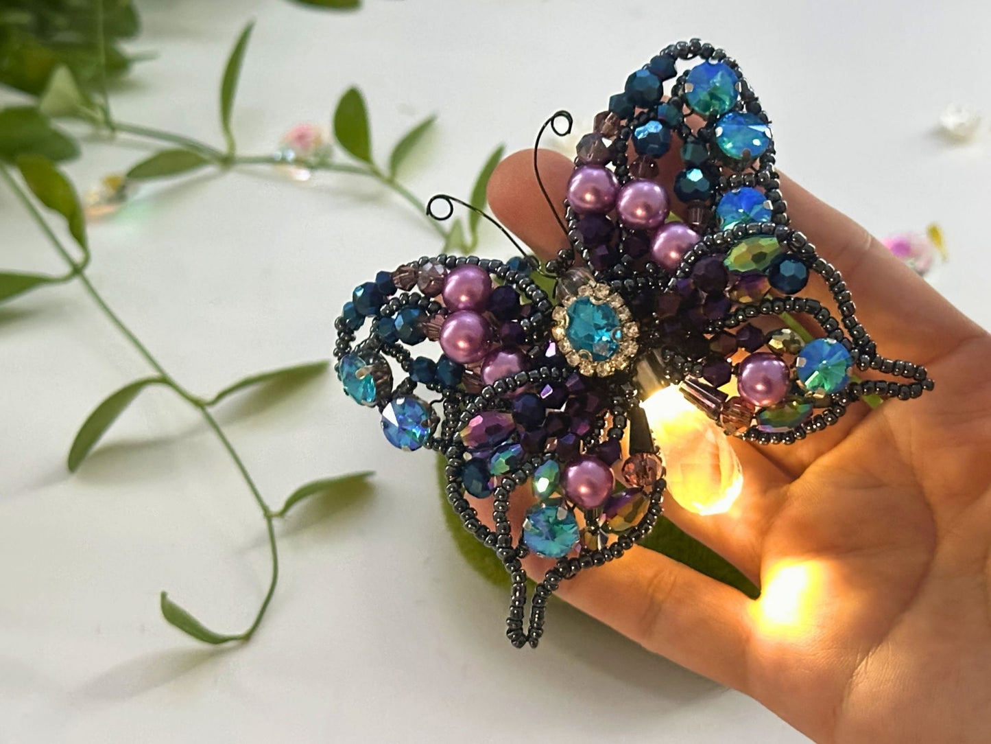 Nightfall Butterfly Suncatcher DIY Kit (Batteries Not Included)