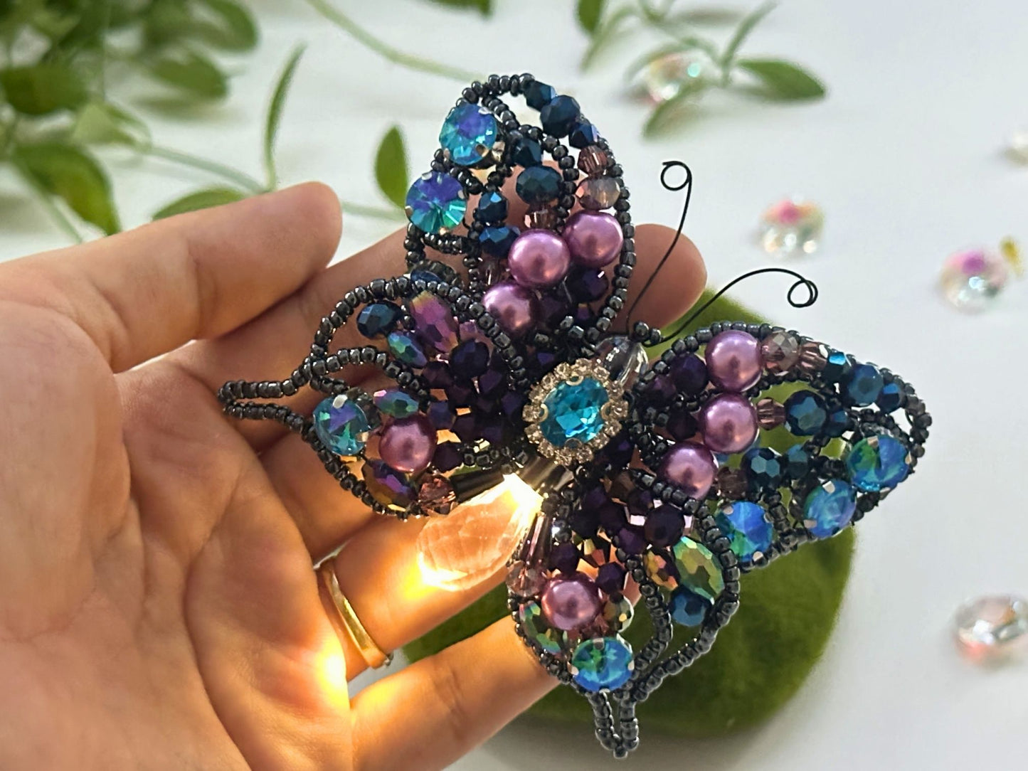 Nightfall Butterfly Suncatcher DIY Kit (Batteries Not Included)