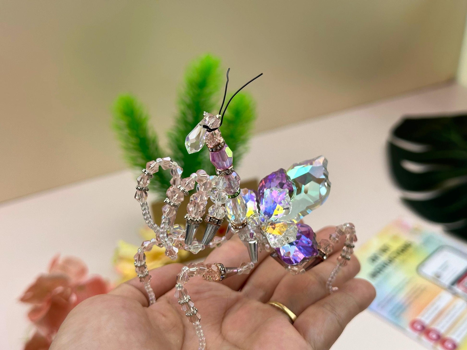 Orchid Mantis Suncatcher DIY Kit - Create Your Own Unique Insect Decor