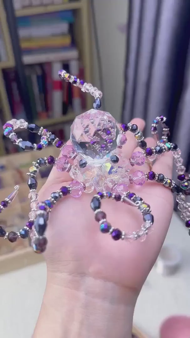 Octopus crystal suncatcher — video of the finished piece